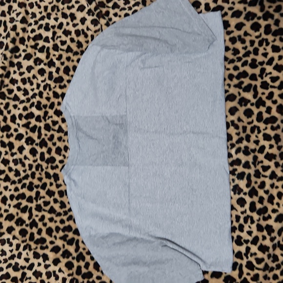 The North Face Tee EUC - Picture 3 of 5